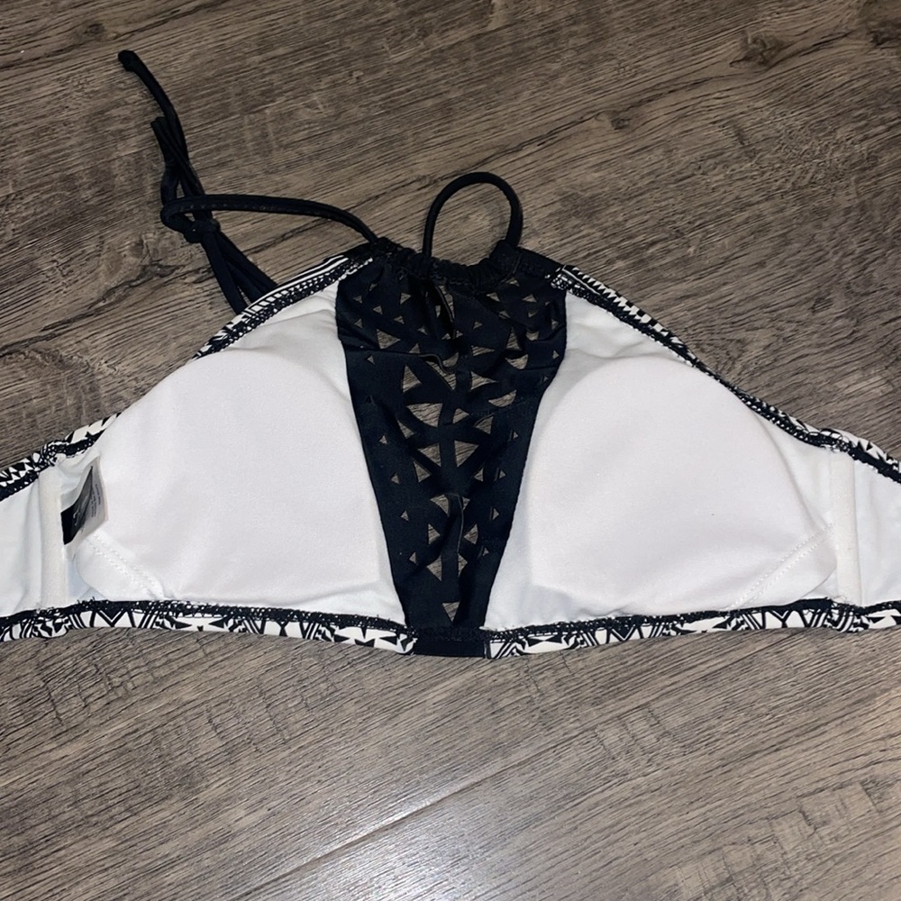 Aztec print bikini - Picture 6 of 9
